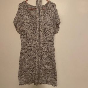 Extra touch  white and gray with belt. Very nice and warm